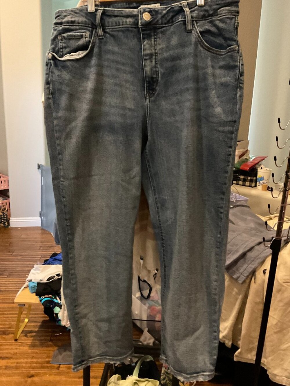 Ava & Viv High Rise Straight Crop Jeans | Grey Wash | Raw Hem | Size 16W | Plus